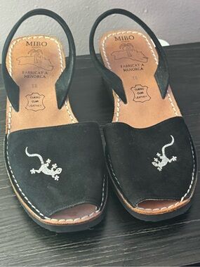 Mibo Black Leather Geckon Embroidered Women’s Sandals